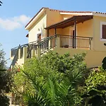 Ξενοδοχείο με διαμερίσματα Medusa 4*
